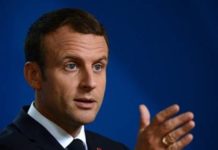 В пригороде Парижа напали на женщину-депутата из движения Макрона