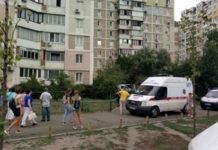 В Киеве мужчина выпал из окна — СМИ