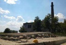 За день открытия. Еще один памятник ополченцам взорвали в ЛНР