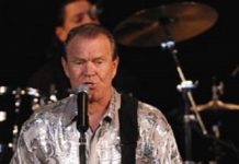 Умер американский музыкант Глен Кэмпбэлл