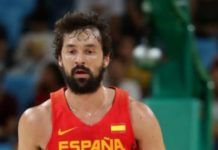 Сборная Испании поддержала своего травмированного лидера