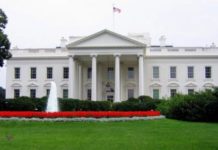 Чиновник Белого дома уволен после эксцентричной записки — СМИ