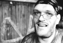 В Эстонии прямо на сцене умер известный украинский музыкант