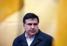 Саакашвили хочет приехать и вернуть гражданство через суд