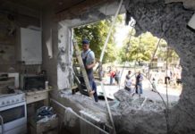 Поселок в ЛНР обесточен из-за массированного обстрела