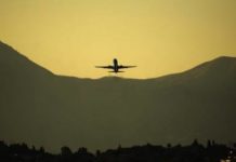 В ДР Конго рухнул военный самолет