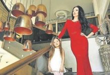 Взрыв в центре Киева: экс-муж пострадавшей рассказал, чем она занималась