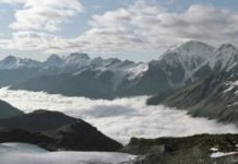 На Эльбрусе растаявший снег обнажил жуткие находки