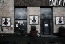 Исчезновение «Икон Революции» в центре Киева: автор граффити сделал заявление