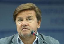 Карасев: отмену неприкосновенности Порошенко добавит в предвыборную копилку
