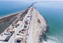 Порошенко поручил подать на Россию в суд из-за моста в Крым