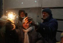 Киевские волонтеры провели акцию «Новый год с бездомными», — ФОТО